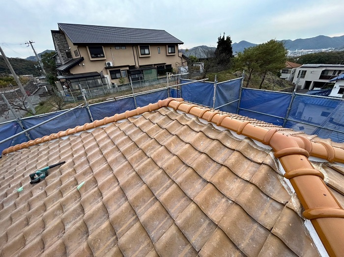 姫路市 棟瓦の積み替え修理で強力棟へ!地震に強くなる費用は? | 神戸、明石市で屋根工事、屋根リフォームなら街の屋根やさん神戸西店
