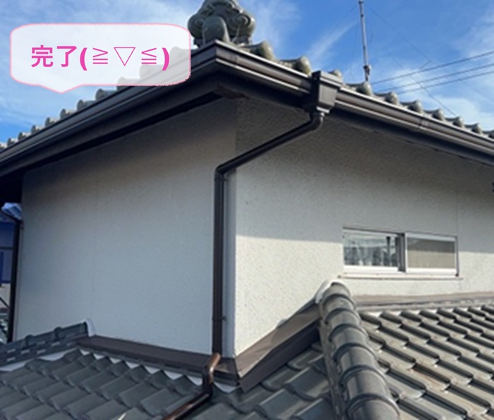 宝塚市で古い半円型雨どいを補強芯入り角型タイプへ交換が完了した現場の様子