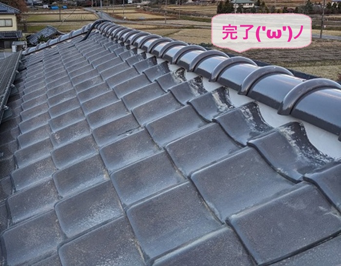 三田市の棟瓦の耐震補修で揺れに強い強力棟工法が完了した現場の様子