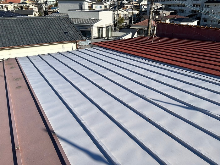 カバー工法前のトタン製金属屋根