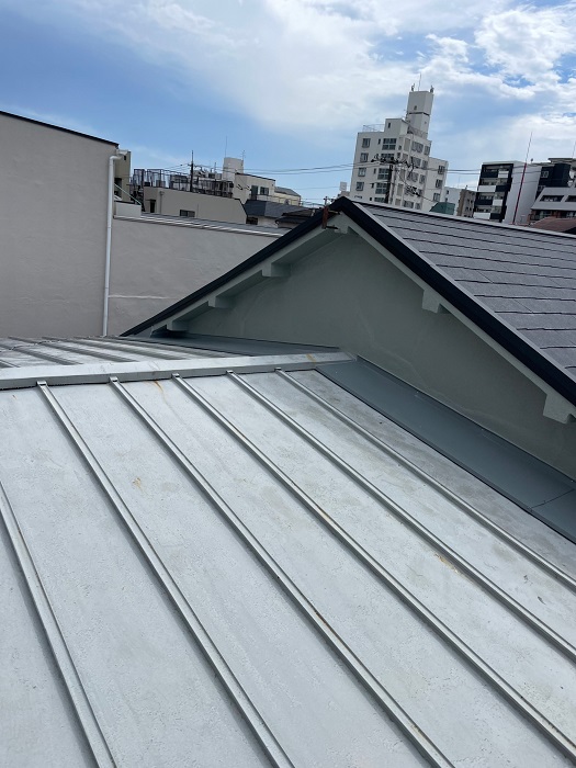 尼崎市で増築屋根の部分修理を行った後の様子