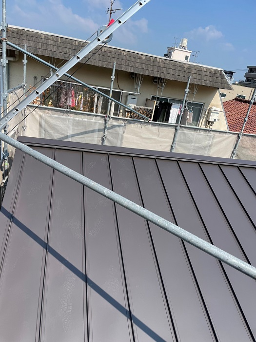 ガルバリウム鋼板屋根材である立平の様子