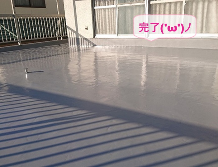 尼崎市で劣化して漏水したベランダ床の目地の防水対策が完了した現場の様子