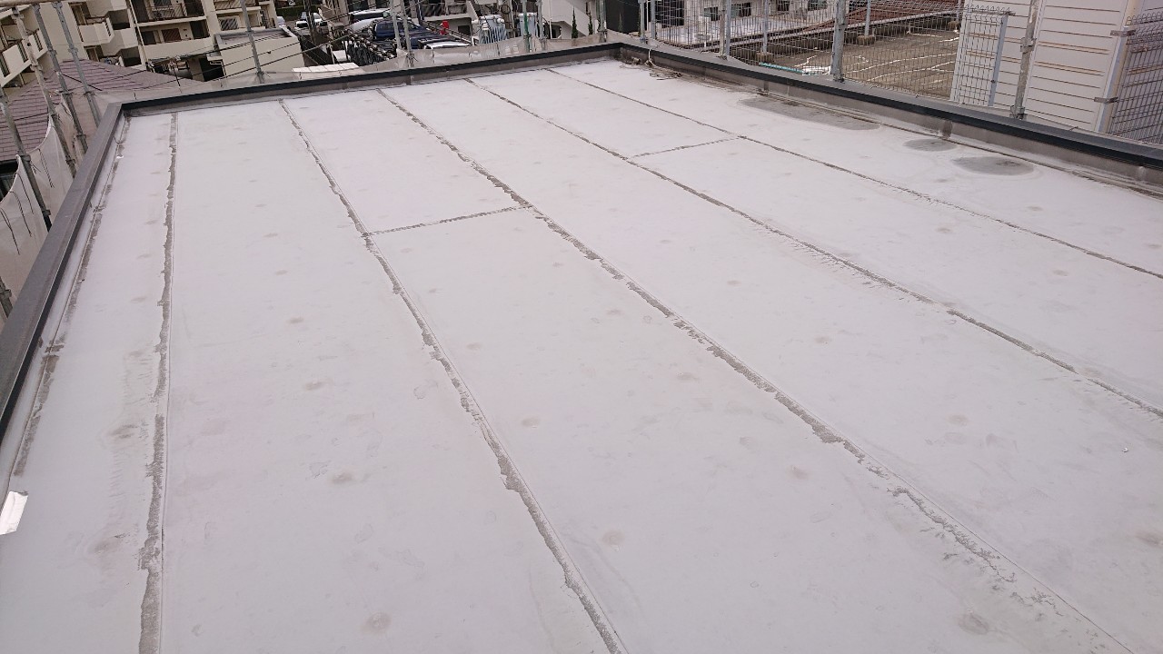 神戸市垂水区で陸屋根へウレタン防水を行う前の様子