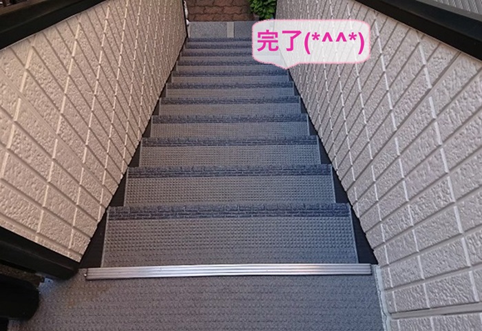 神戸市西区でタキロンQAシリーズで外部廊下と階段のリフォームが完了した現場の様子