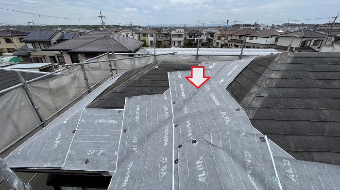 加東市での屋根カバー工事で使用している改質アスファルトルーフィング