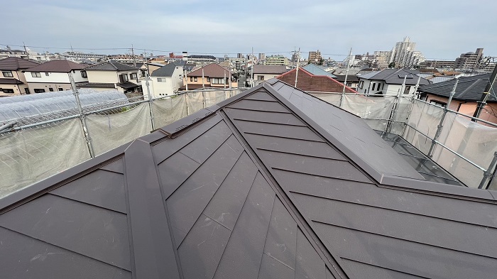 神戸市灘区で屋根カバー工事を行った後のスーパーガルテクト