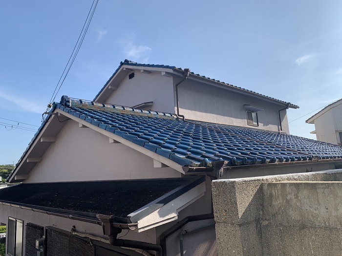 葺き替え前の瓦屋根