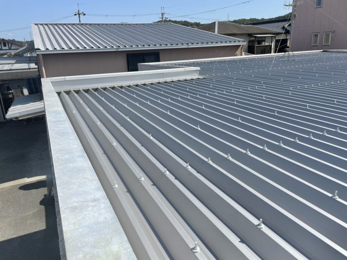 カバー工法後の屋根