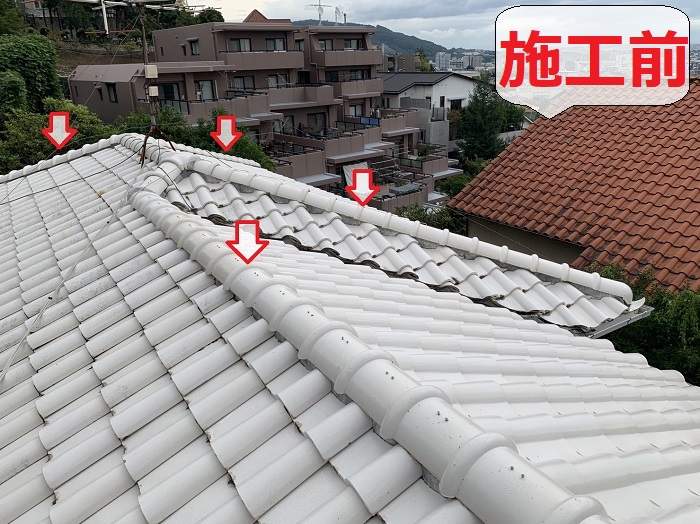 瓦落下で屋根修繕を行なう前の様子