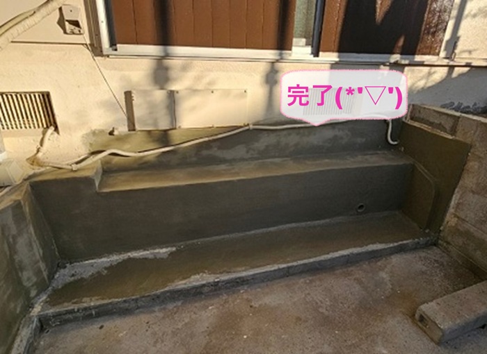 神戸市須磨区で塗装前に行う車庫床の下地補修が完了した現場の様子