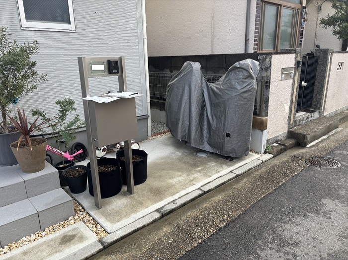 神戸市垂水区でお洒落なアルミ屋根のサイクルポートを設置する前の様子