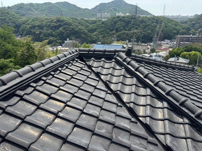 神戸市須磨区で瓦屋根改修工事を行う前の様子