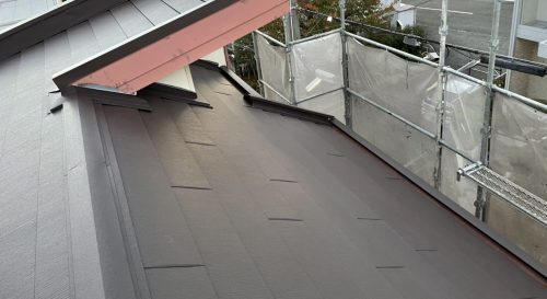 カバー工法後の屋根の写真