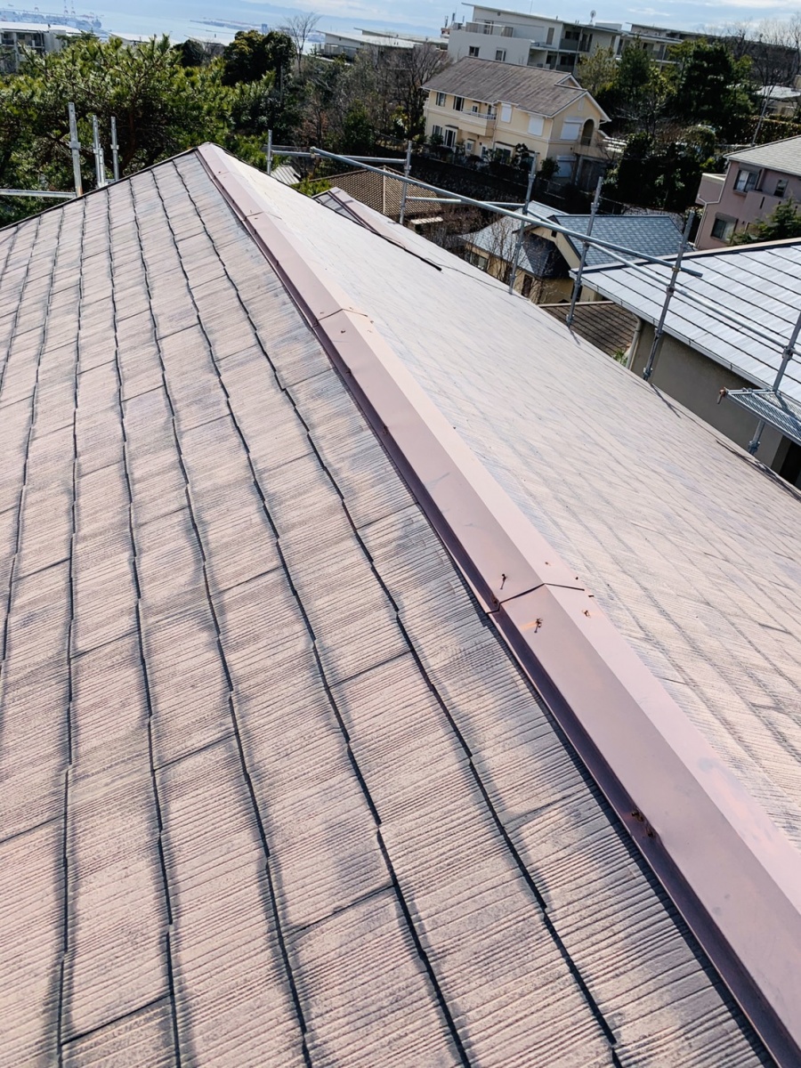 明石市で棟板金の交換！腐らない棟木を使ったスレート屋根の補修です。