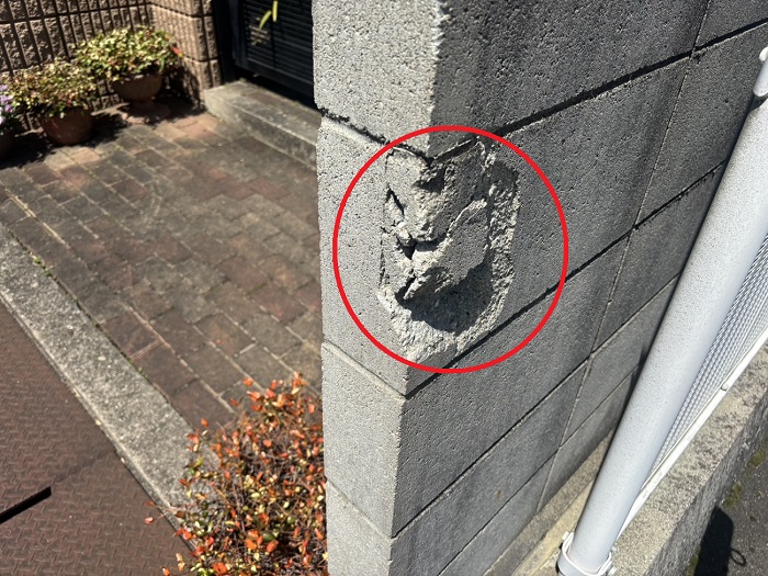 破損したブロック塀