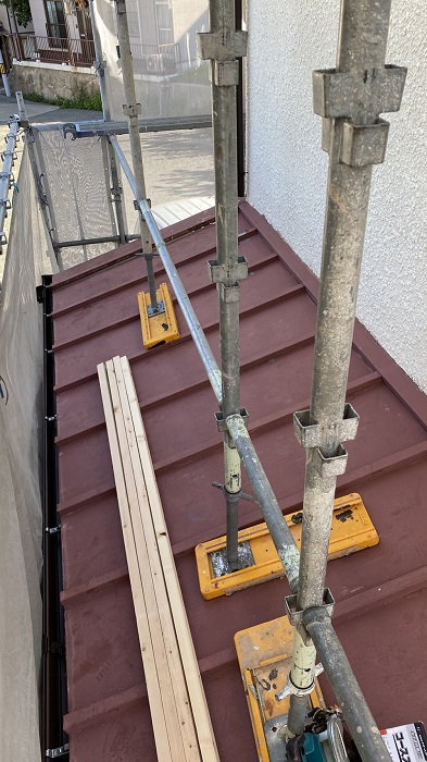 カバー工法前の屋根