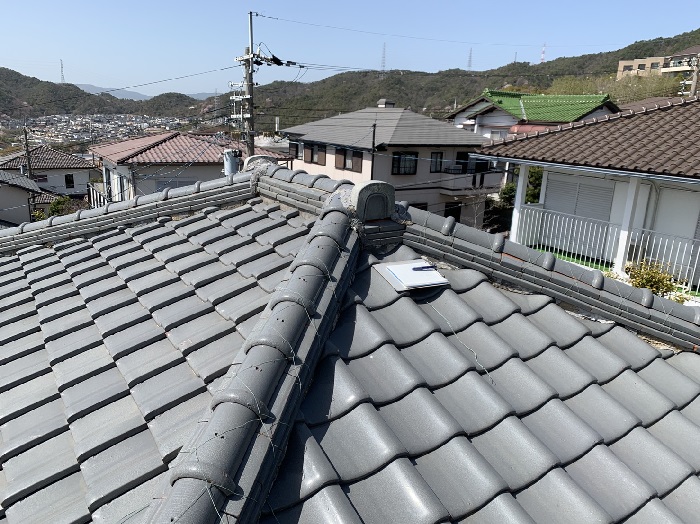三田市で行った屋根葺き替え工事事例の既存の瓦屋根