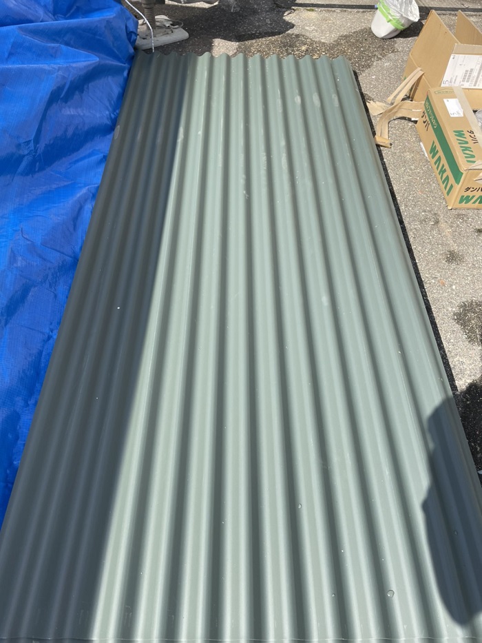 スレート屋根から葺き替えに使用したガルバリウム鋼板屋根