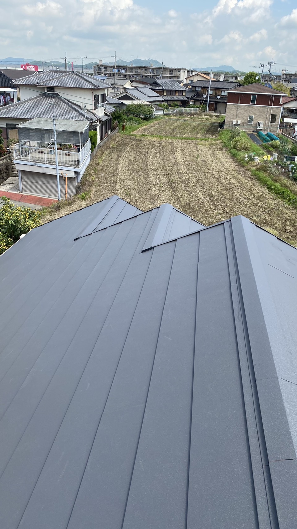 IG工業スーパーガルテクトでスレート屋根をカバー工法