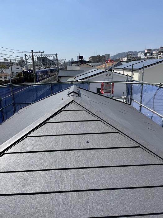 神戸市灘区で屋根断熱リフォーム工事を行った後のIG工業スーパーガルテクト