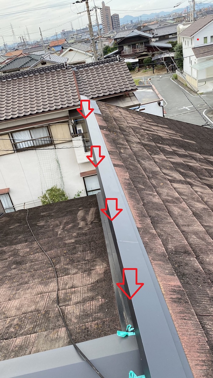 三田市でカラーベスト屋根の修理が完了した様子