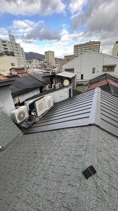 神戸市灘区で商店街の屋根工事を行った後の様子