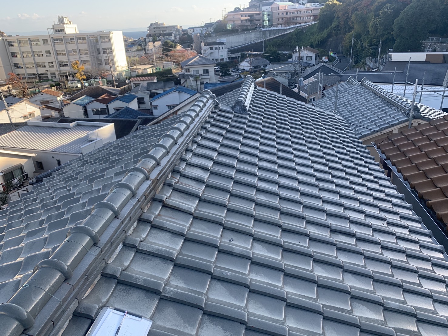 神戸市垂水区で相見積もりになっている瓦屋根の様子