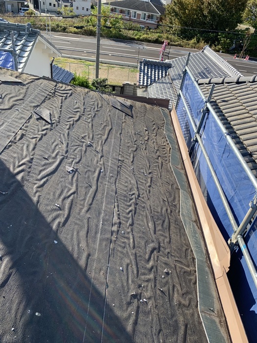 神戸市西区での屋根リフォームでスレート屋根撤去後の防水シート
