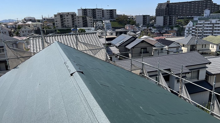 神戸市で屋根カバー工事を行った後のIG工業スーパーガルテクト