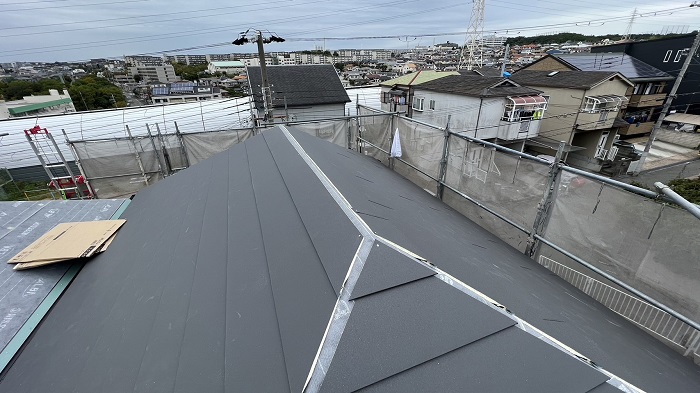 神戸市東灘区での屋根カバー工事でIG工業スーパーガルテクト葺き