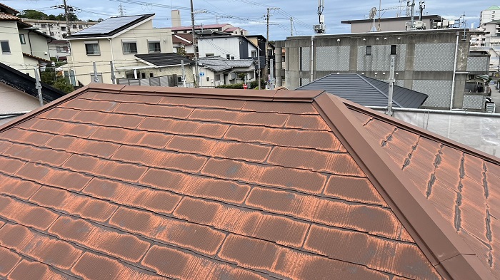明石市で屋根カバー工事を行う前のスレート屋根