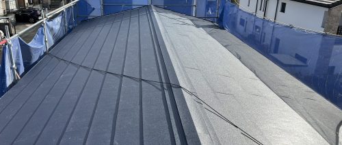 屋根カバー工法後の屋根の様子
