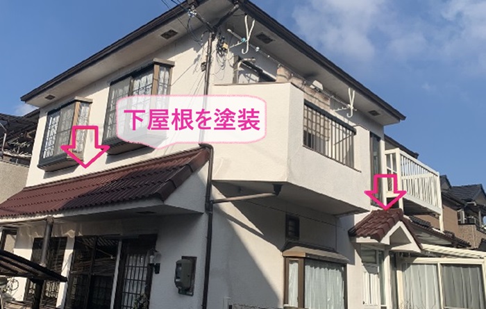 明石市で塗り替え工事をするM型スレート屋根の下屋根の様子