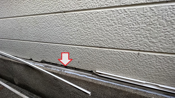 ひび割れた外壁サイディング