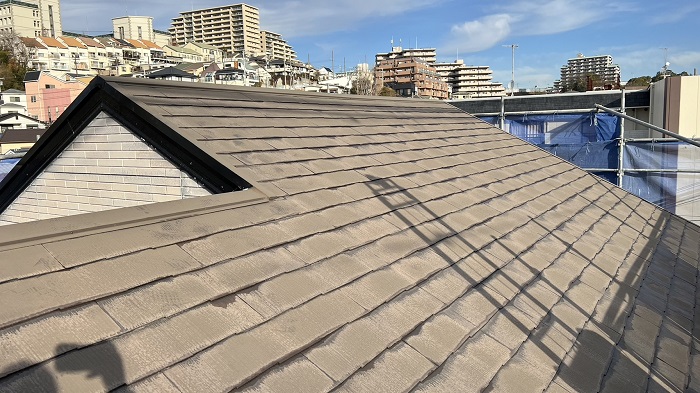 神戸市中央区で屋根重ね葺き工事を行う前のコロニアル屋根
