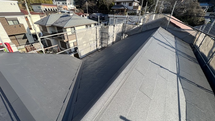 神戸市長田区で評判の瓦屋根リフォームを行った後のガルバリウム鋼板屋根