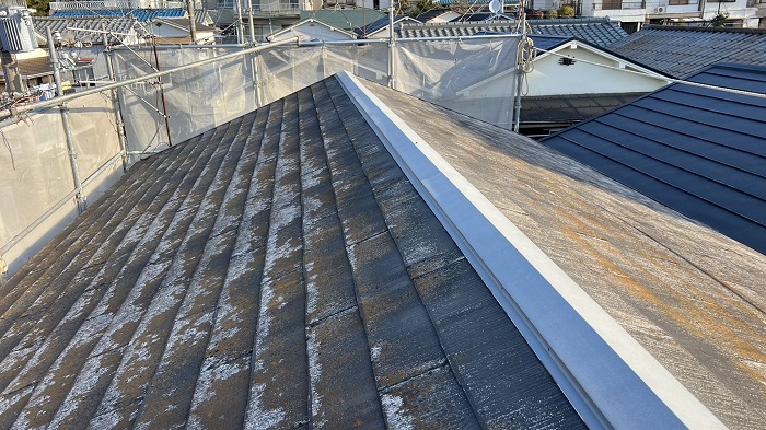神戸市垂水区で屋根カバー工事の費用紹介をする前のカラーベスト屋根