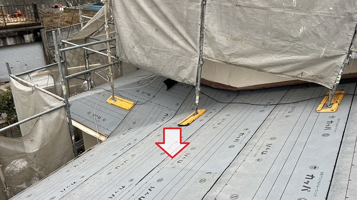 神戸市兵庫区の屋根耐震工事で防水シート貼り完了