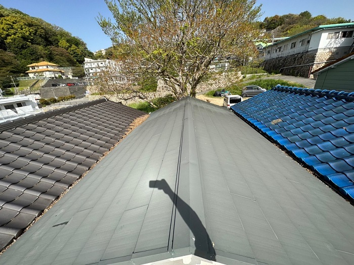 塗装前のガルバリウム鋼板屋根