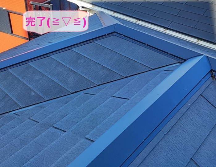 芦屋市で破損したカラーベスト屋根の補修が完了した現場の様子