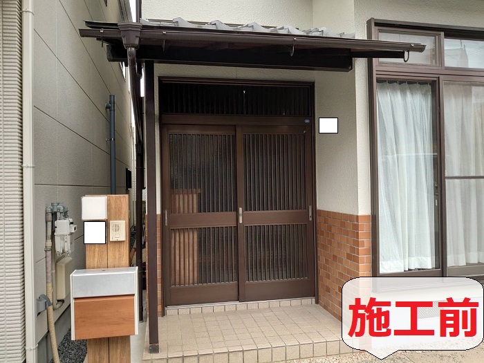 明石市で玄関ドア取り替えにＬＩＸＩＬ製リシェント玄関ドア施工前