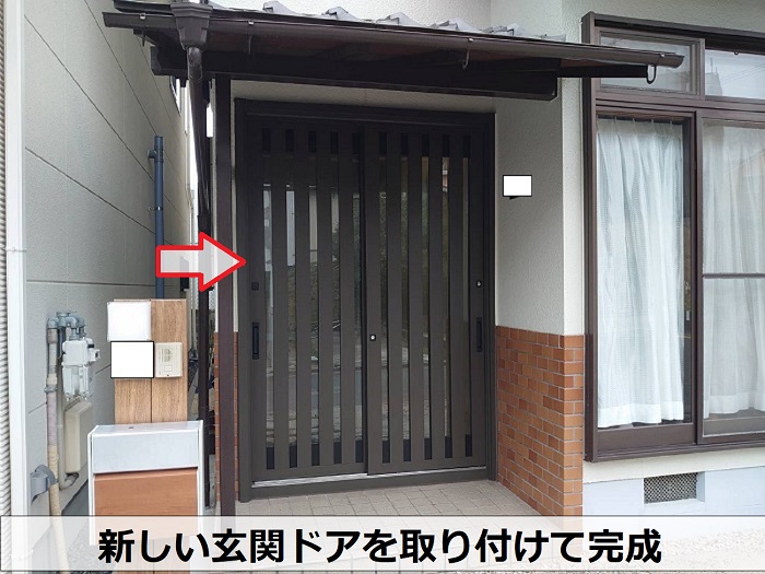 明石市で玄関ドアリフォームでリクシルのリシェントを使用する現場で本体取り付け