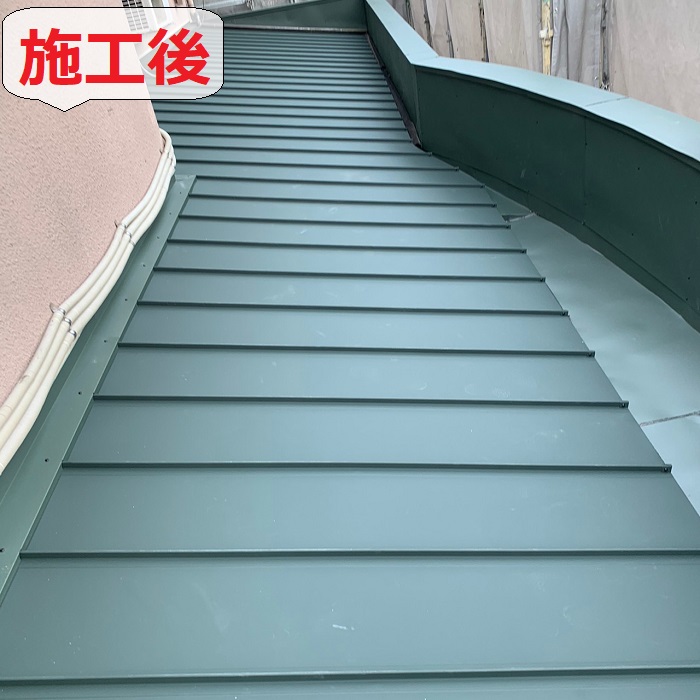 瓦棒カバー工法後の様子