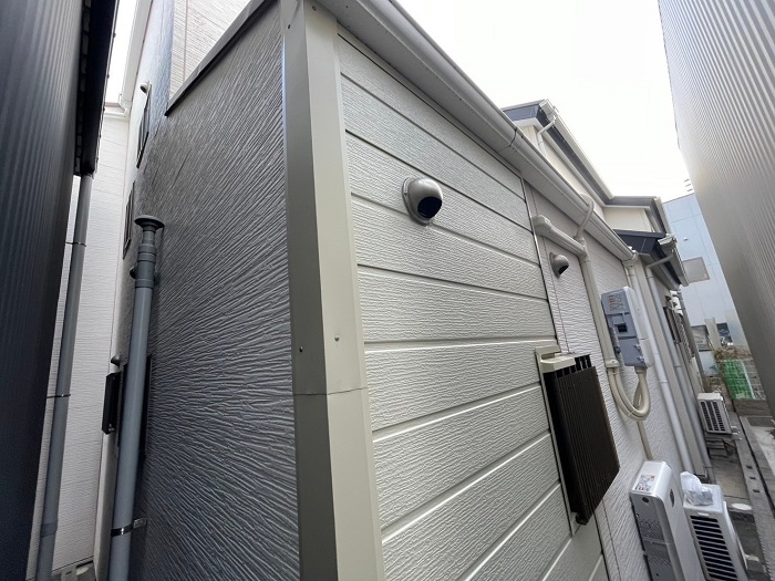 カバー後の外壁サイディング