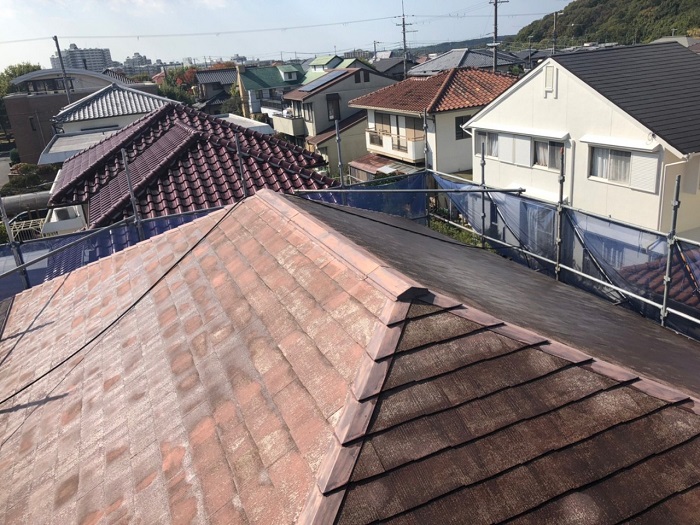 神戸市東灘区で屋根塗装工事を行う前の様子