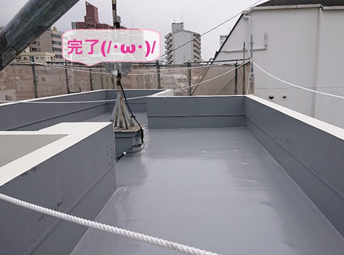 伊丹市で田島オルタックエースを用いた陸屋根防水改修工事が完了した現場の様子
