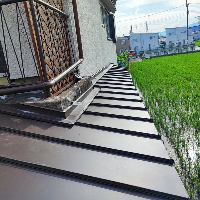 尼崎市での増築屋根雨漏り修理完了