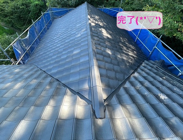 加東市で日本瓦を軽量屋根材のルーガへ貼り替えるリフォーム工事が完了した現場の様子