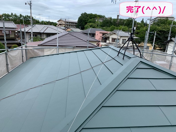 神戸市西区での平型スレート屋根へのカバー工法完了
